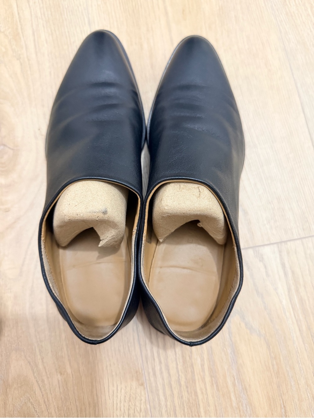 Everlane Black Leather Lace-Free Derby Shoes